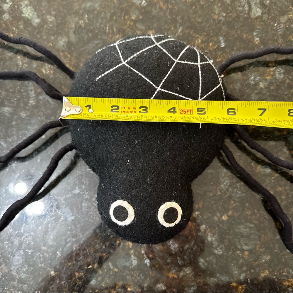 Spider Halloween decor - Picture 7 of 10